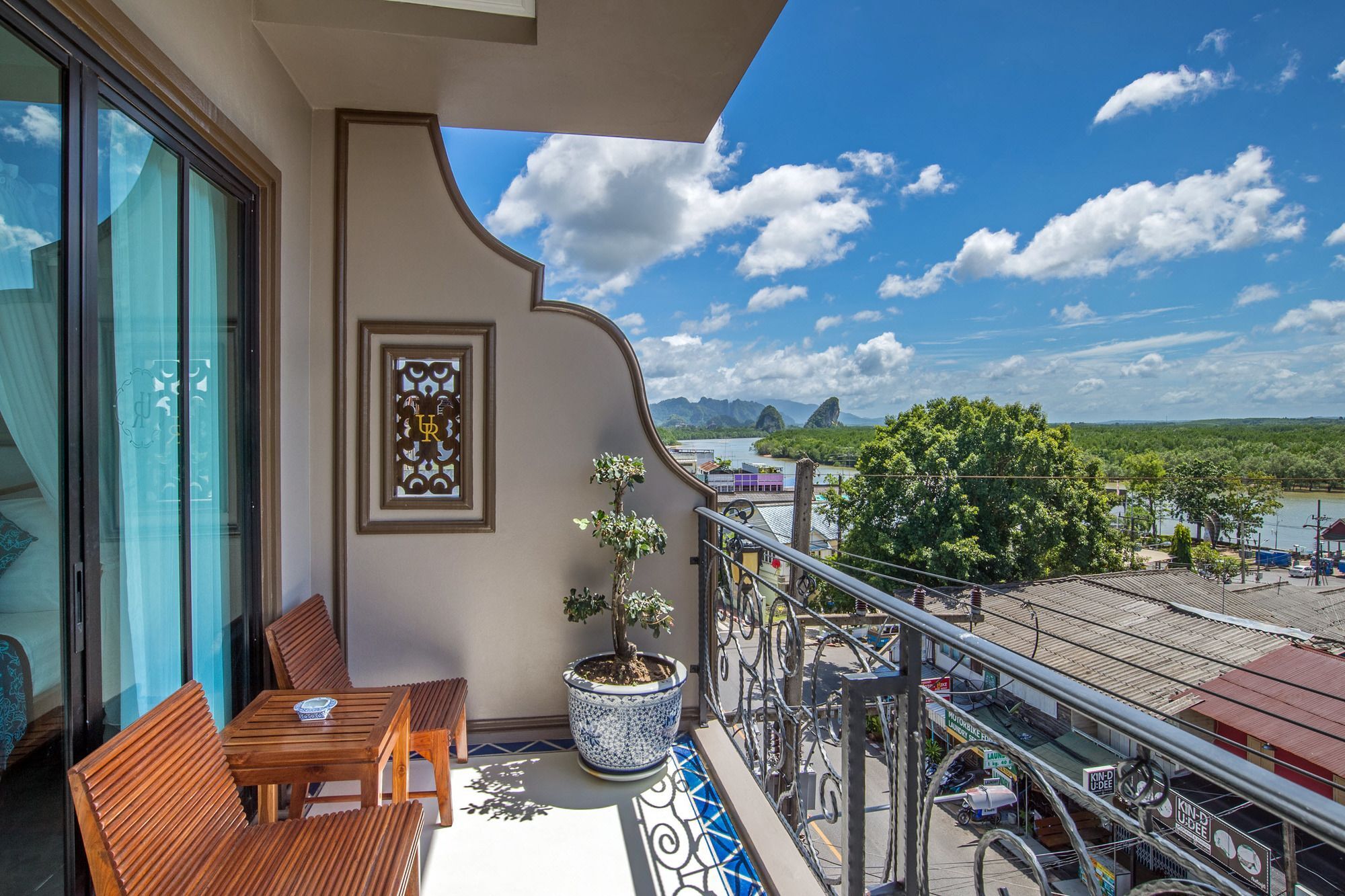 ยู เรสซิเดนต์ โฮเทล Hotel Krabi ภายนอก รูปภาพ